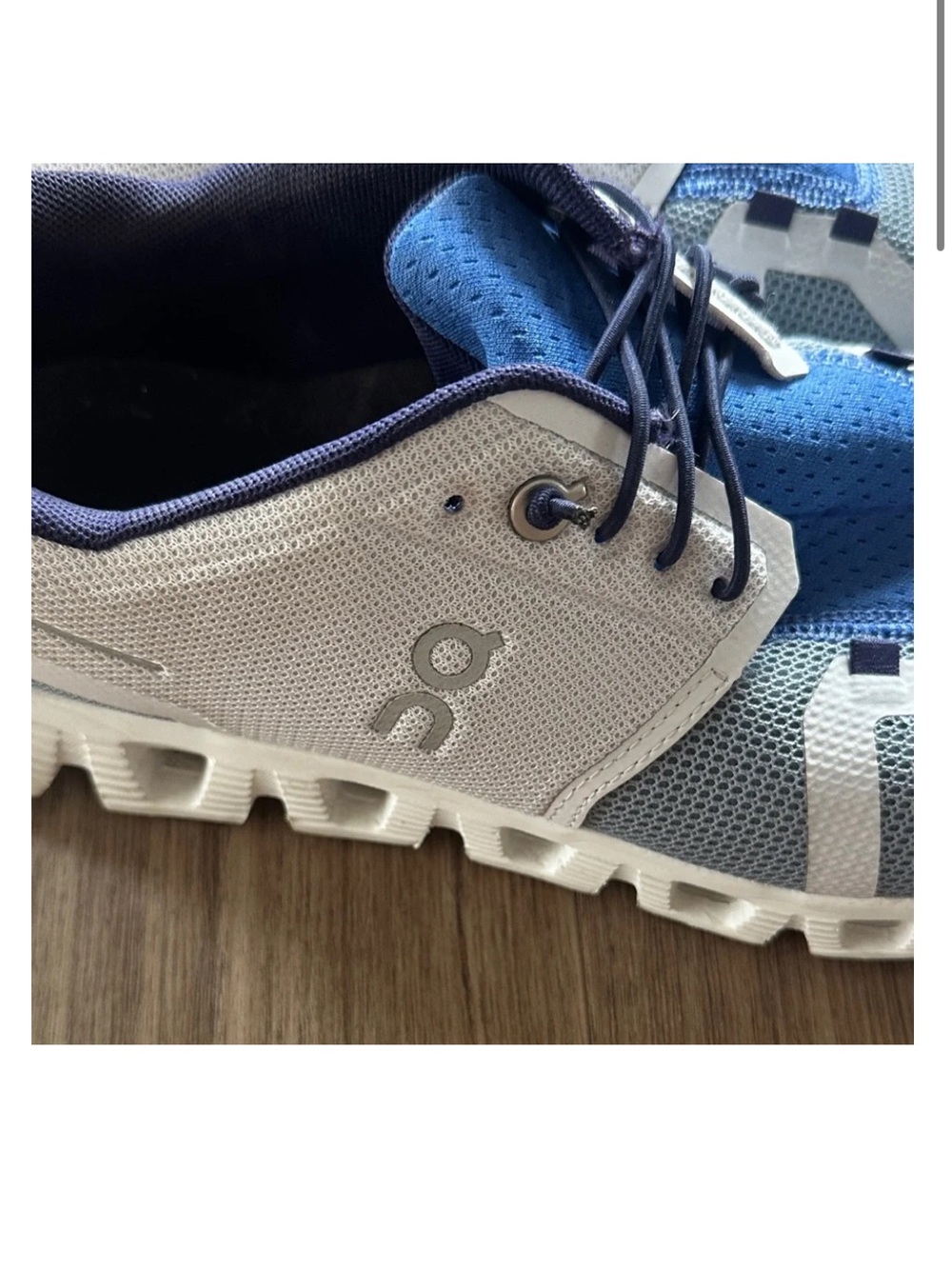 On Running women’s Sneakers in Light Gray and Blue - Picture 3 of 7